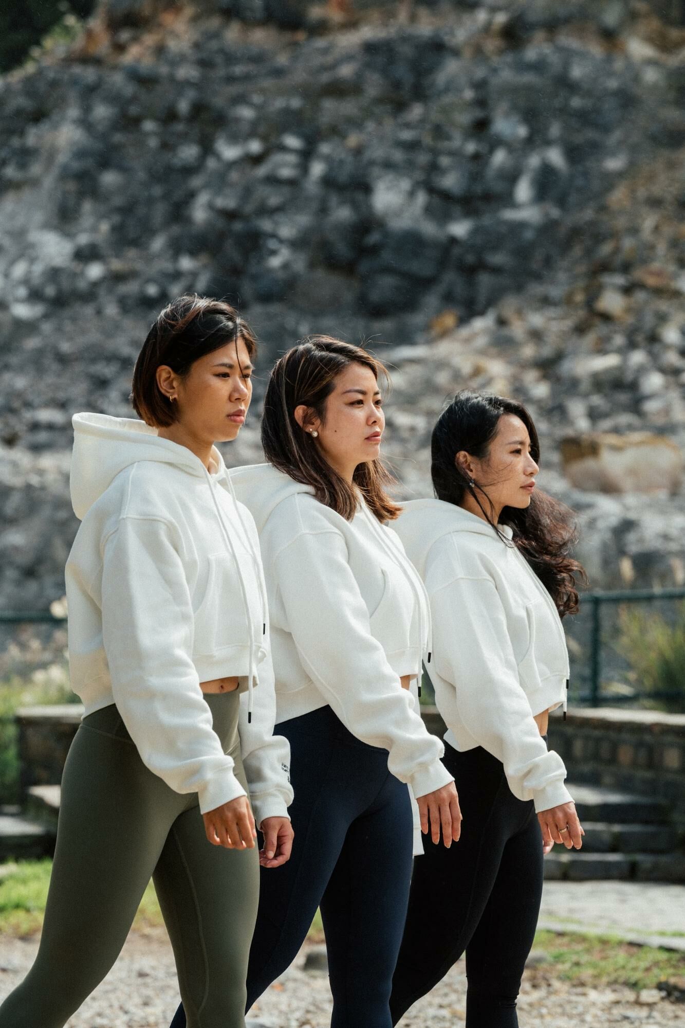 冬天运动的人穿着臃肿