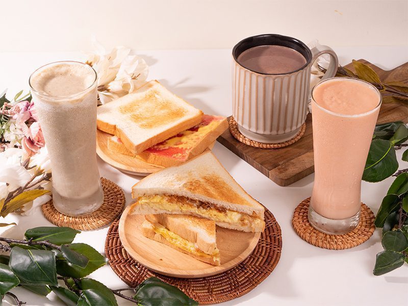 木瓜牛奶与茶对比图