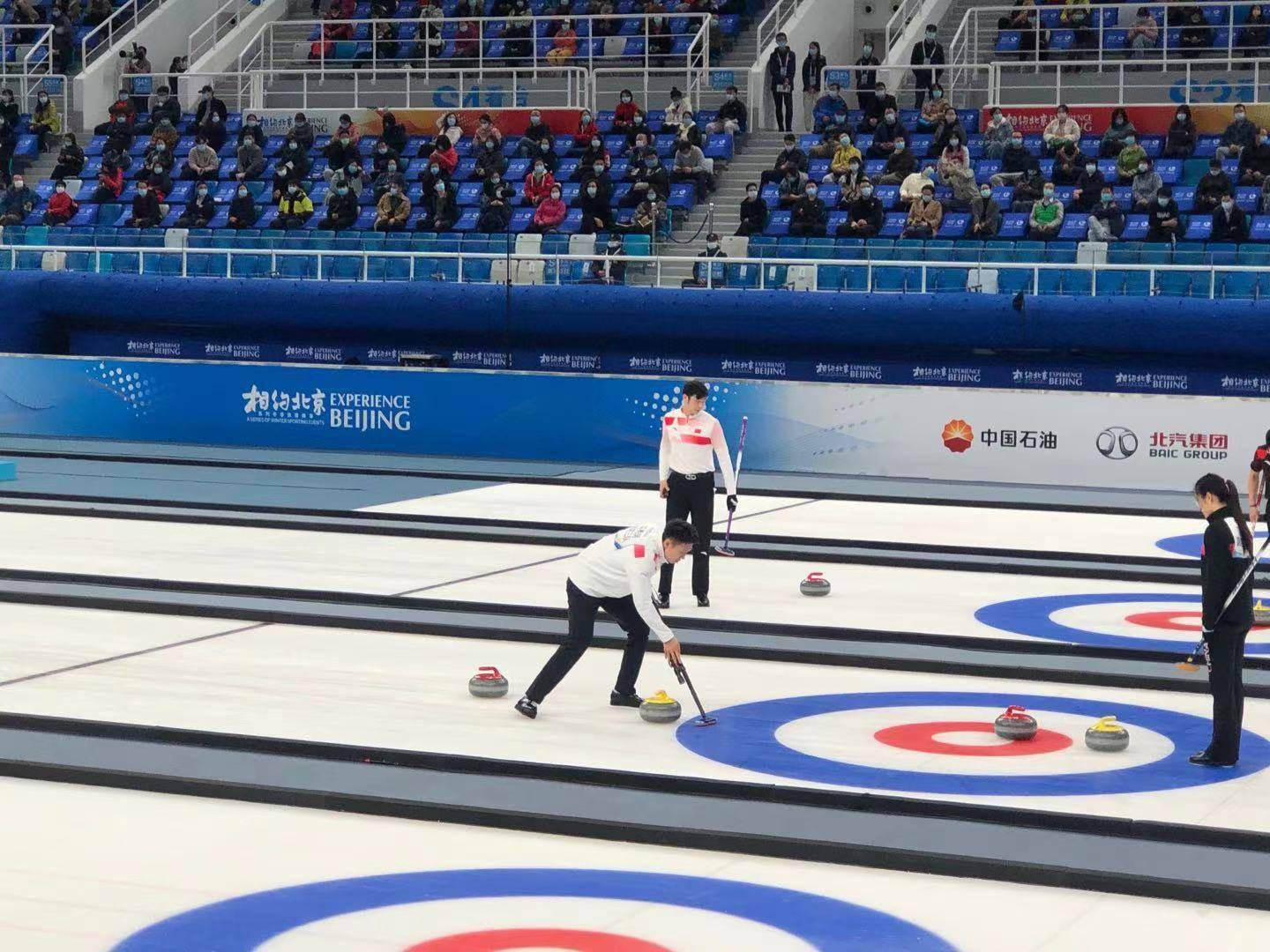 冰壶比赛现场观众