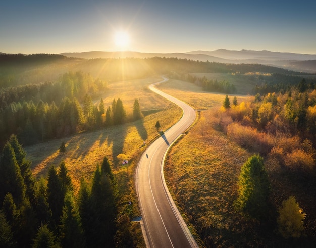 旅行中的丘陵路线